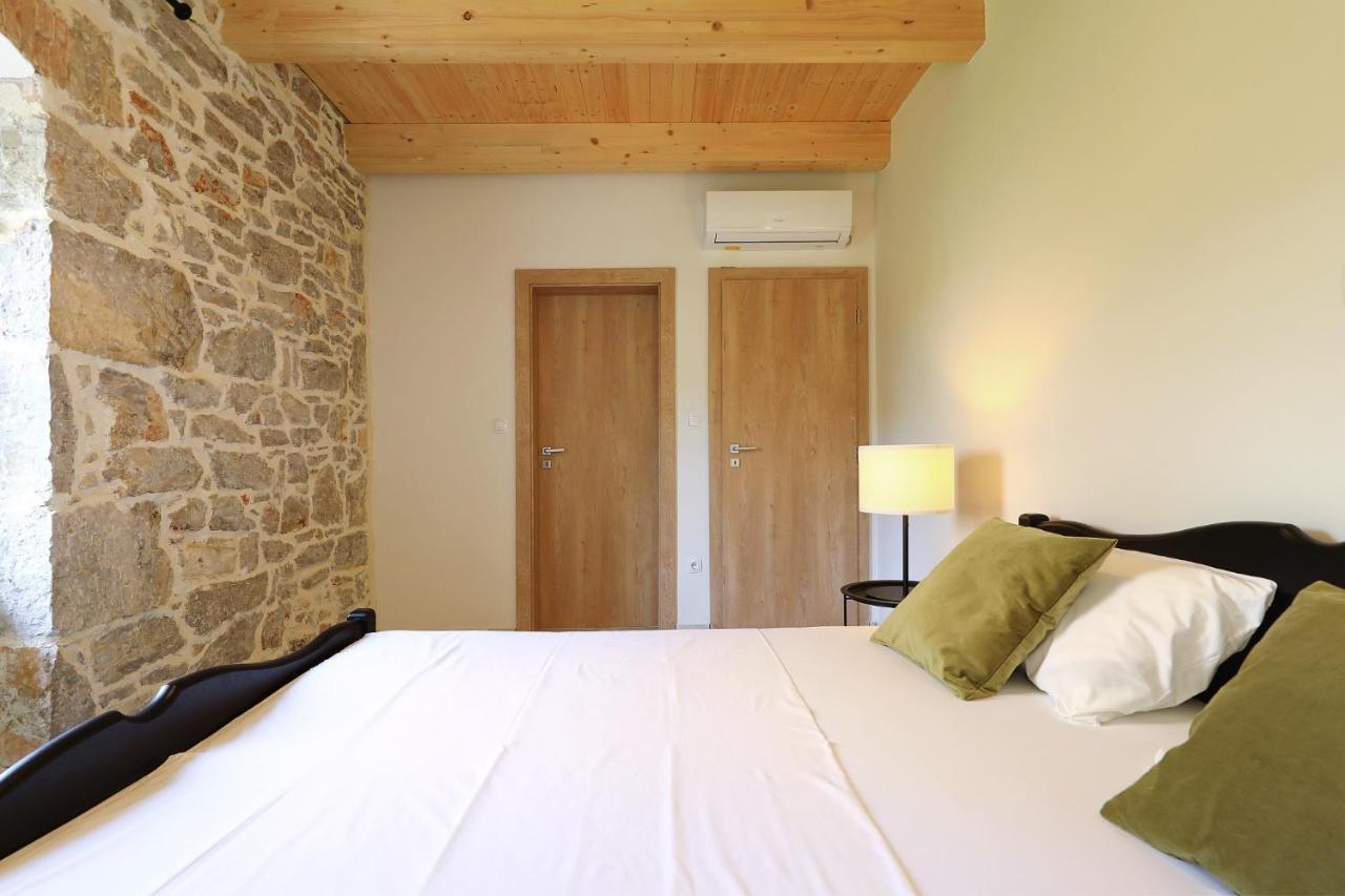 Villa Mira With A Heated Pool And A Sea View Božava Eksteriør billede
