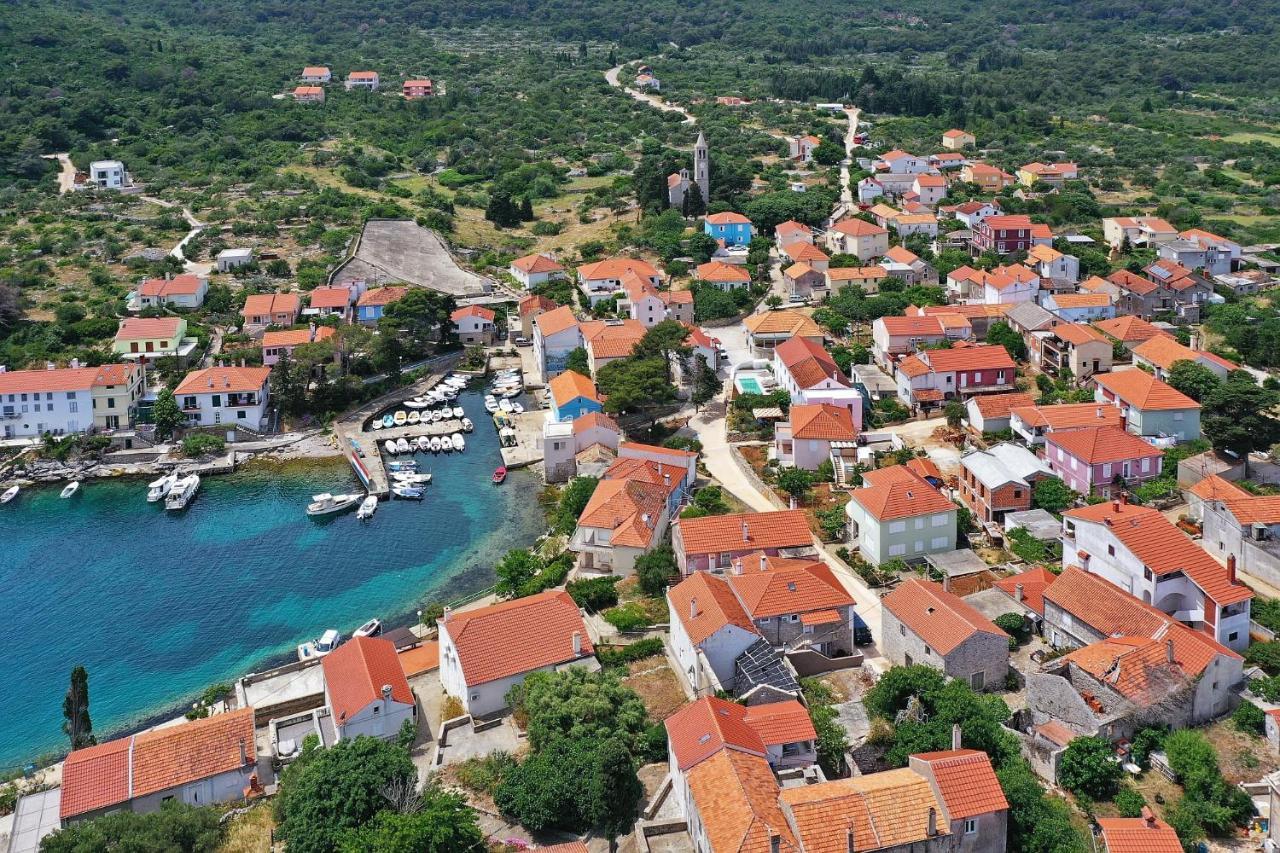 Villa Mira With A Heated Pool And A Sea View Božava Eksteriør billede