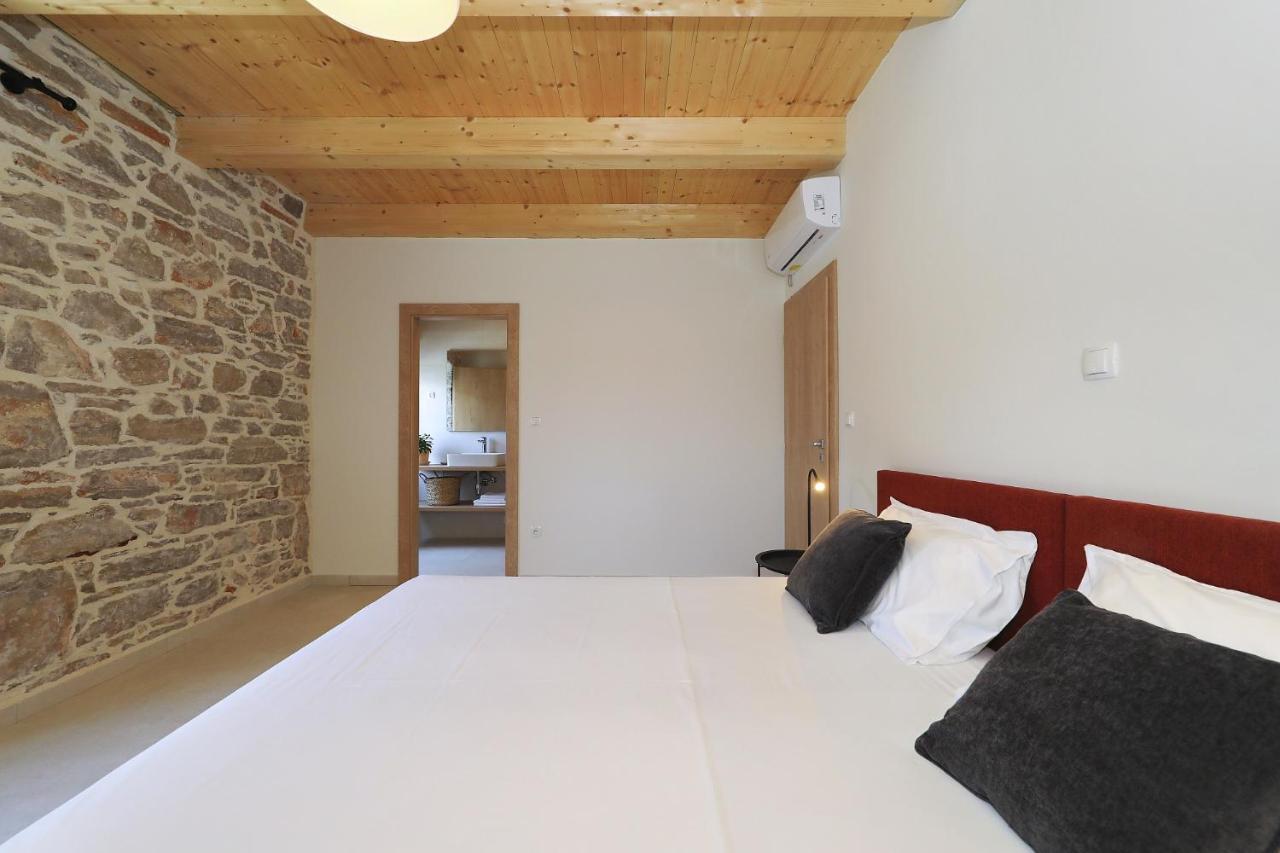 Villa Mira With A Heated Pool And A Sea View Božava Eksteriør billede