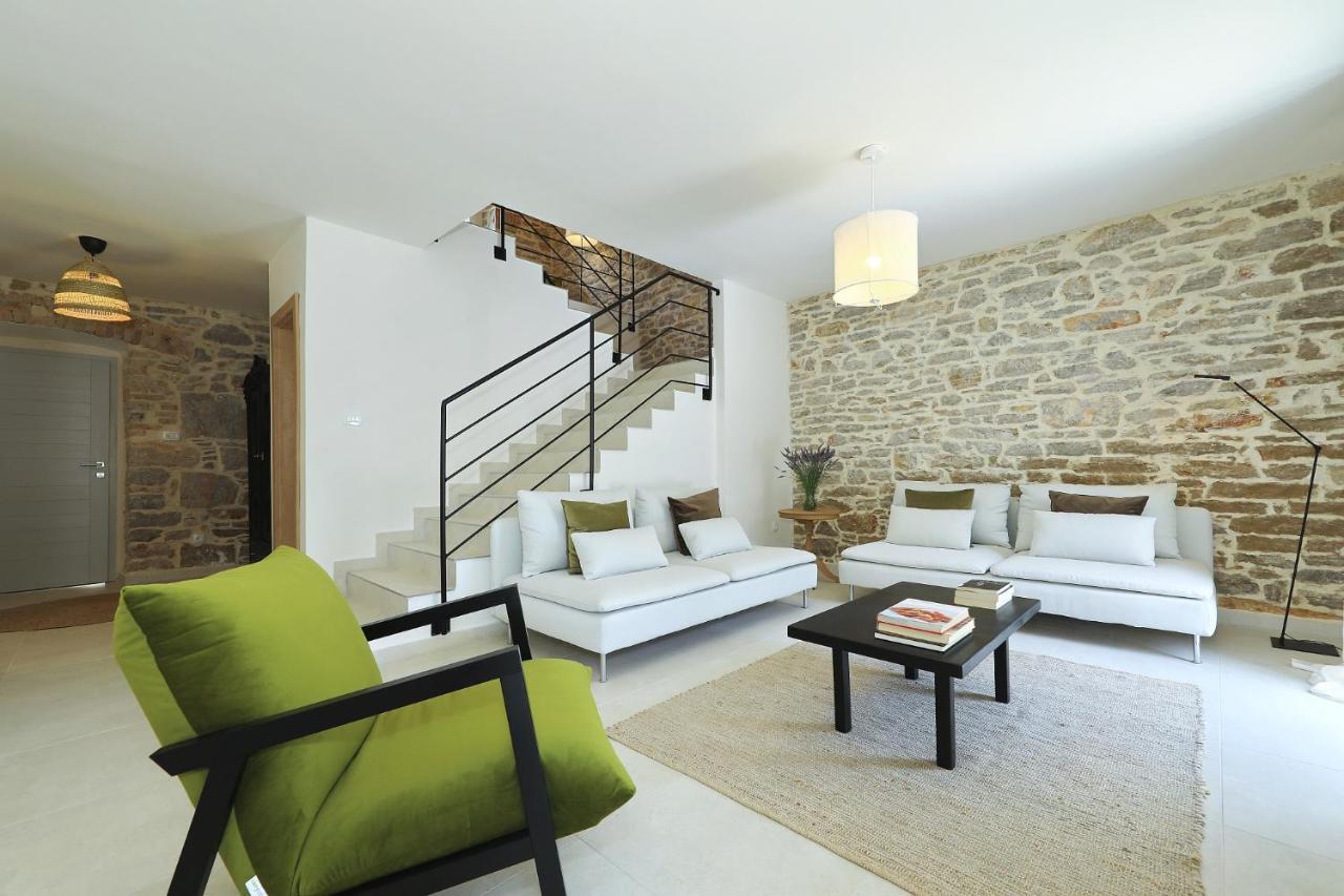 Villa Mira With A Heated Pool And A Sea View Božava Eksteriør billede